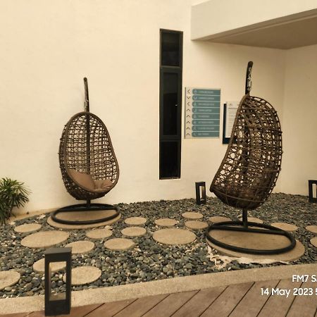 Seaview Luxury Suites At The Shore Kota Kinabalu Zewnętrze zdjęcie